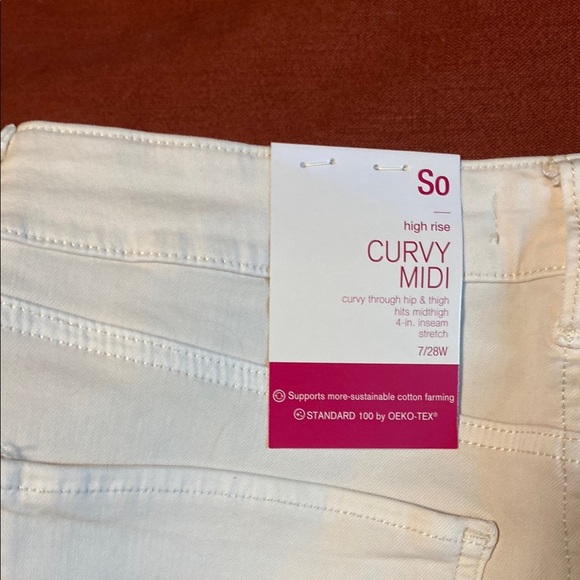 Women's Cream Distressed Denim Shorts - Picture 5 of 5